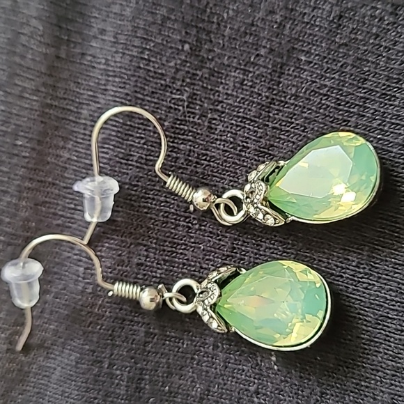 Jewelry - Green Tear Drop Earrings